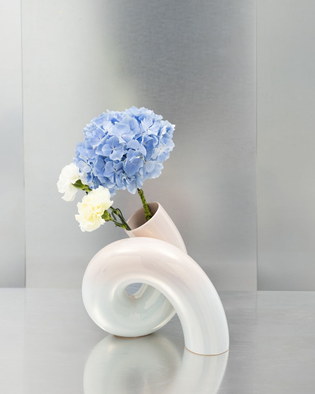 MaM x Ju Schnee Vase L rosa hellblau