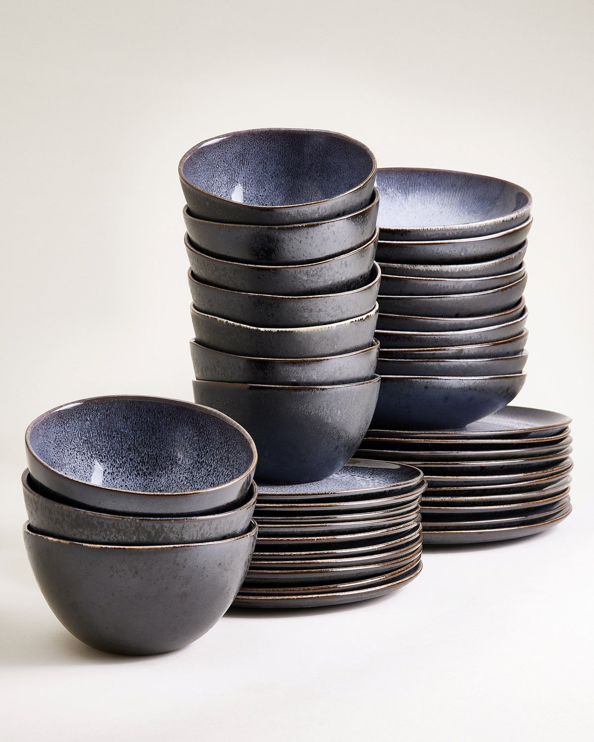 Areia - Tableware set classic black 40 pieces