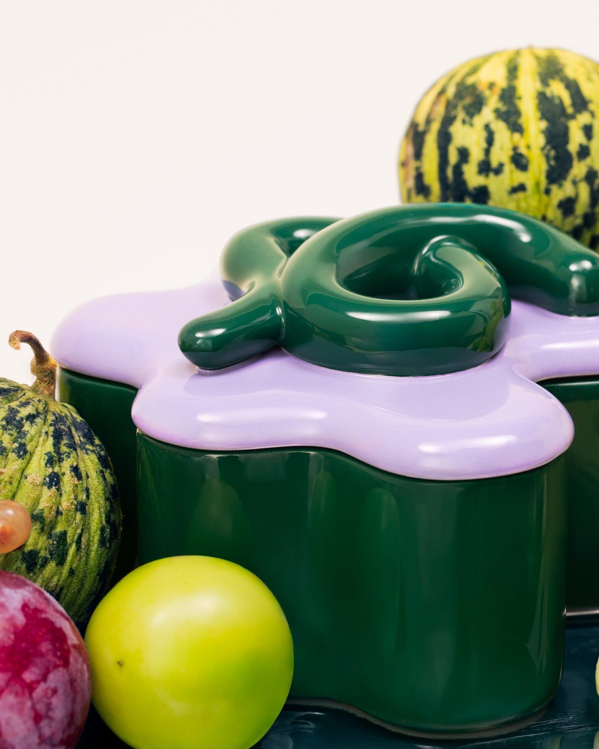 MaM x Ju Schnee - Scented candle Violet Grove dark green purple