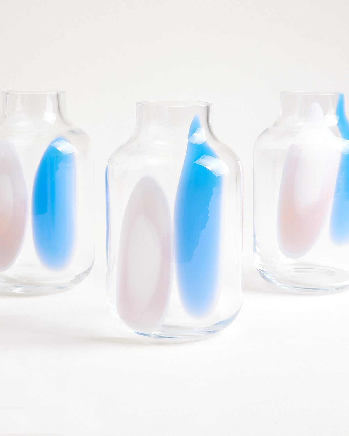Nuno - Glazen vaas M drops blauw wit