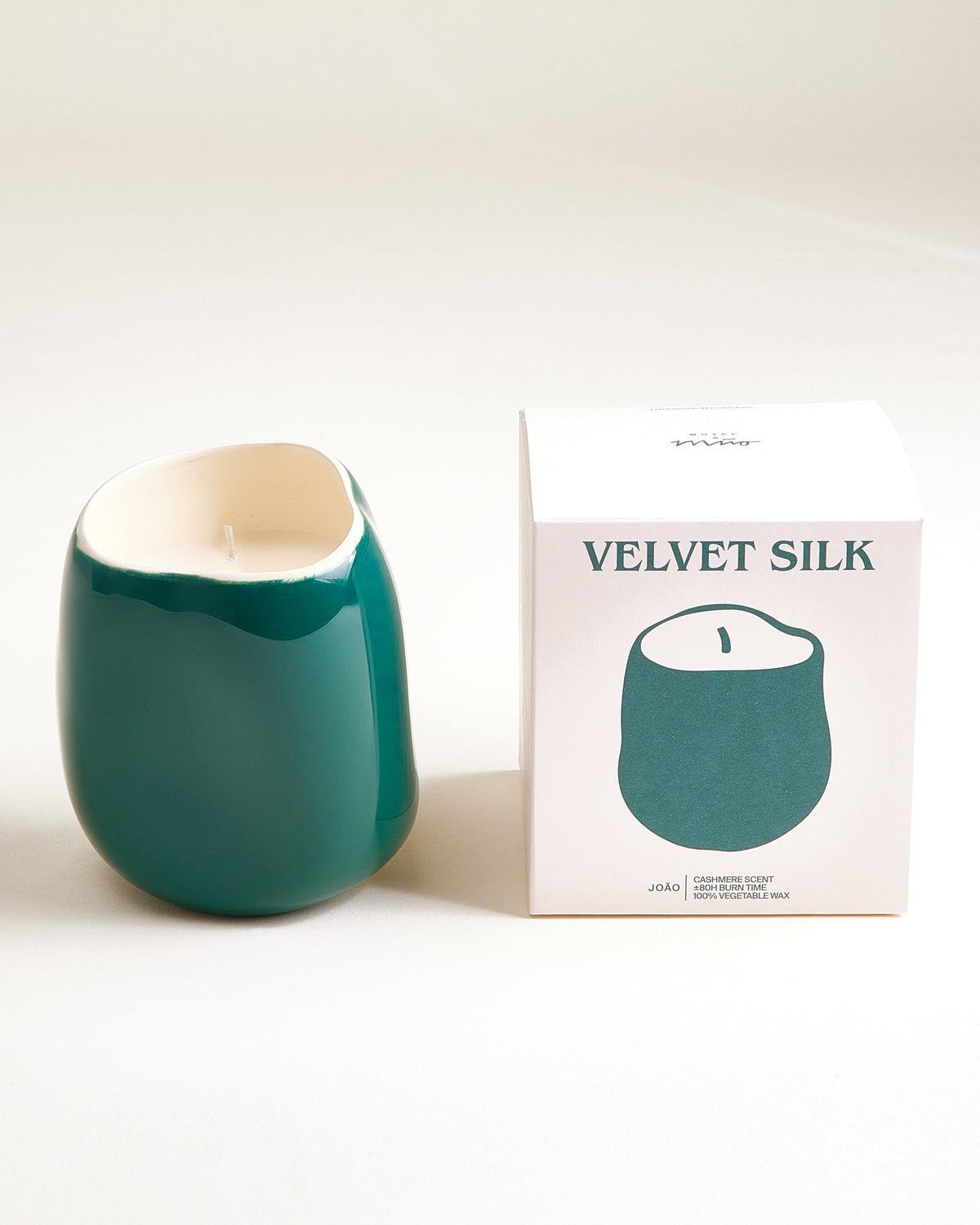 João Duftkerze Velvet Silk sand dunkelgrün